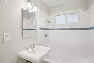 1405 SE 85th Ave, Portland, OR 97216 - Photo 14