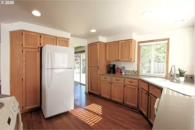 841 12th St, Lafayette, OR 97127 - Photo 14