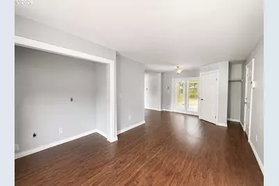 14645 SE Mill St, Portland, OR 97233 - Photo 8