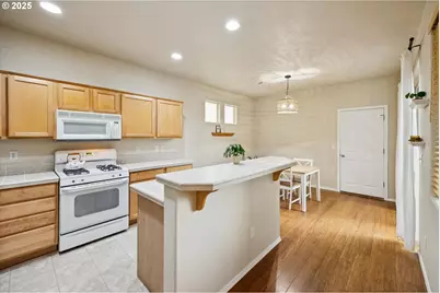 3445 SE San Marino Ave, Hillsboro, OR 97123 - Photo 6