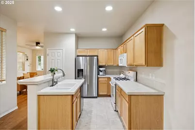 3445 SE San Marino Ave, Hillsboro, OR 97123 - Photo 8