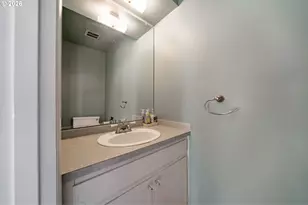 847 SW Broadway Dr, Portland, OR 97201 - Photo 18