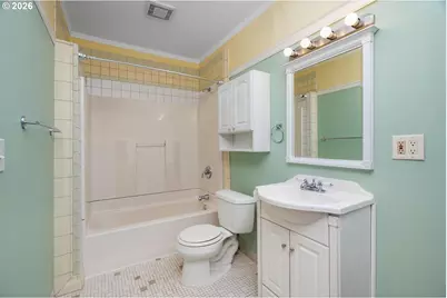 12406 SE Fuller Rd, Milwaukie, OR 97222 - Photo 16