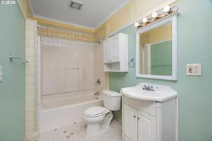 12406 SE Fuller Rd, Milwaukie, OR 97222 - Photo 16