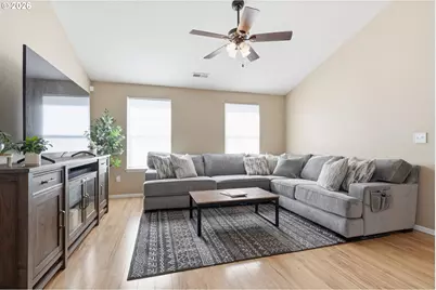 227 W 14th St, Lafayette, OR 97127 - Photo 10