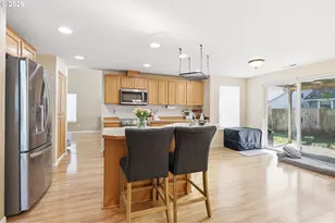 227 W 14th St, Lafayette, OR 97127 - Photo 16