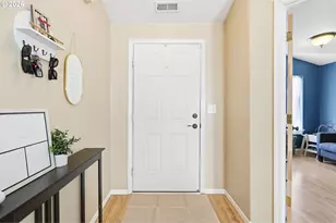 227 W 14th St, Lafayette, OR 97127 - Photo 4