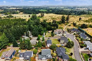 2271 NW Woodcrest Ave, Albany, OR 97321 - Photo 4