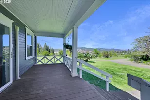 1878 Trails End Ln, Sutherlin, OR 97479 - Photo 4