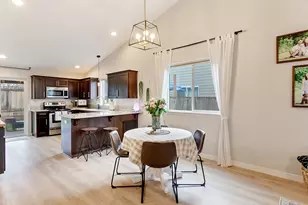 1722 Elk River St NW, Salem, OR 97304 - Photo 8