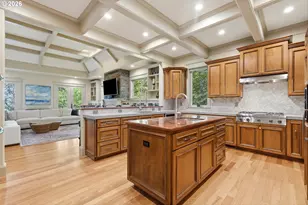 17410 Upper Cherry Ln, Lake Oswego, OR 97034 - Photo 8