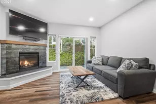 10801 SW Canterbury Ln, Portland, OR 97224 - Photo 4