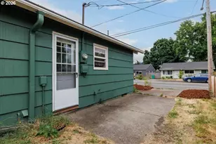 10021 SE Harold St, Portland, OR 97035 - Photo 26