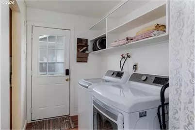 10021 SE Harold St, Portland, OR 97035 - Photo 24