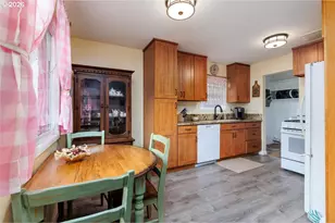 10021 SE Harold St, Portland, OR 97035 - Photo 12