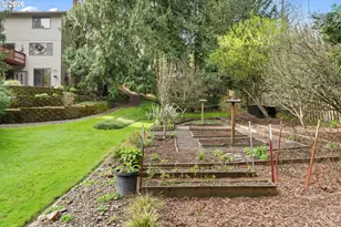 3993 Mapleton Dr, West Linn, OR 97068 - Photo 40