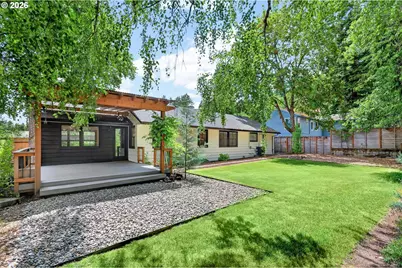 7021 SW Stephen Ln, Portland, OR 97225 - Photo 2