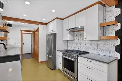 7021 SW Stephen Ln, Portland, OR 97225 - Photo 12