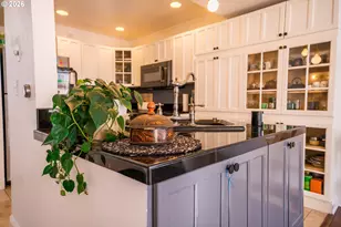 6605 W Burnside St, Portland, OR 97210 - Photo 10