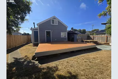 425 S Lincoln St, Seaside, OR 97138 - Photo 4