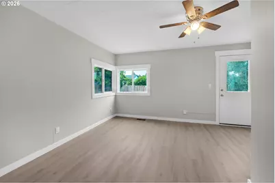 425 S Lincoln St, Seaside, OR 97138 - Photo 18