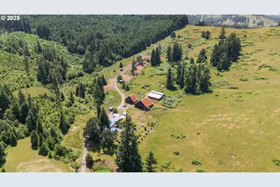 31762 Nichols Ln, Cottage Grove, OR 97424 - Photo 2