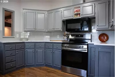 3262 Jory St, Woodburn, OR 97071 - Photo 8