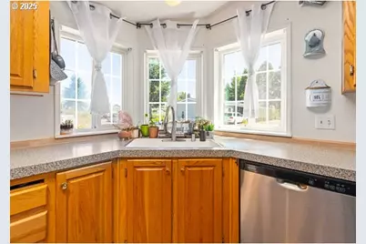 310 Pitney Ln #40, Junction City, OR 97448 - Photo 10