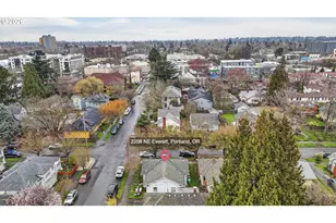 2202 NE Everett St, Portland, OR 97232 - Photo 34