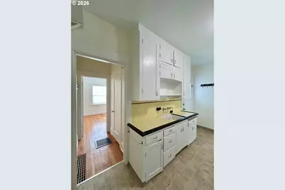 2202 NE Everett St, Portland, OR 97232 - Photo 24