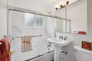 8416 NE Wygant St, Portland, OR 97220 - Photo 22