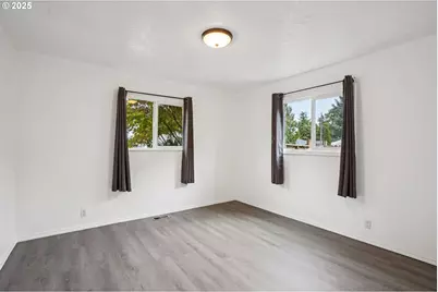 8416 NE Wygant St, Portland, OR 97220 - Photo 18