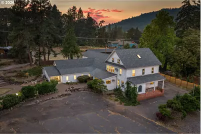 1270 N Main Ave, White Salmon, WA 98672 - Photo 2
