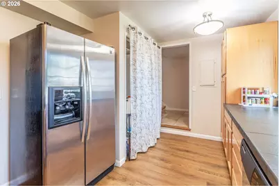 6151 SW Erickson Ave, Beaverton, OR 97008 - Photo 6