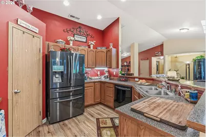 260 Trinity Dr, Castle Rock, WA 98611 - Photo 12