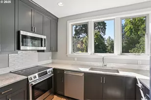 2101 Goodall Ct, Lake Oswego, OR 97034 - Photo 12