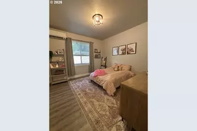 946 S Calapooia St, Sutherlin, OR 97479 - Photo 16