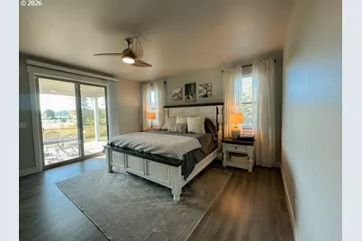 946 S Calapooia St, Sutherlin, OR 97479 - Photo 18