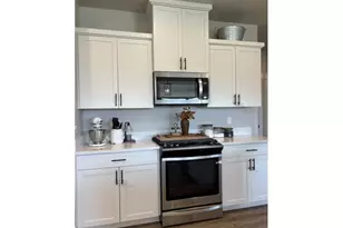946 S Calapooia St, Sutherlin, OR 97479 - Photo 8