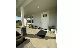 946 S Calapooia St, Sutherlin, OR 97479 - Photo 2