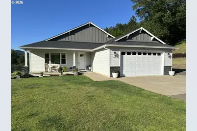 946 S Calapooia St, Sutherlin, OR 97479 - Photo 2