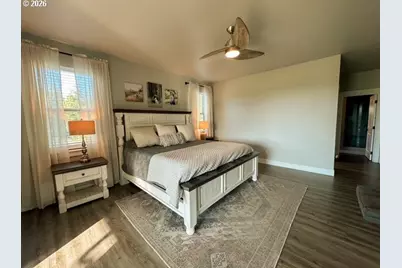946 S Calapooia St, Sutherlin, OR 97479 - Photo 18