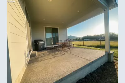 946 S Calapooia St, Sutherlin, OR 97479 - Photo 26