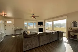 946 S Calapooia St, Sutherlin, OR 97479 - Photo 4