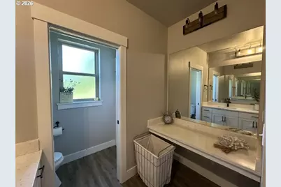 946 S Calapooia St, Sutherlin, OR 97479 - Photo 22