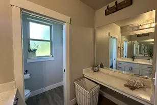 946 S Calapooia St, Sutherlin, OR 97479 - Photo 22