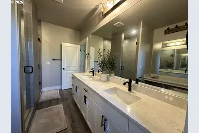 946 S Calapooia St, Sutherlin, OR 97479 - Photo 20