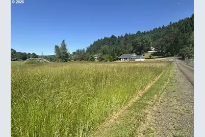 946 S Calapooia St, Sutherlin, OR 97479 - Photo 32