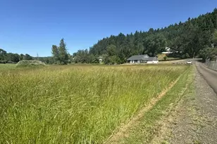 946 S Calapooia St, Sutherlin, OR 97479 - Photo 32