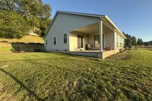 946 S Calapooia St, Sutherlin, OR 97479 - Photo 28